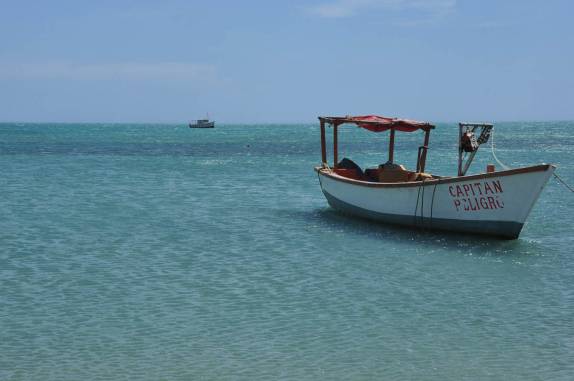 O mar azul de Cabo de La Vela, litoral ocidental da península de La Guajira, na Colômbia